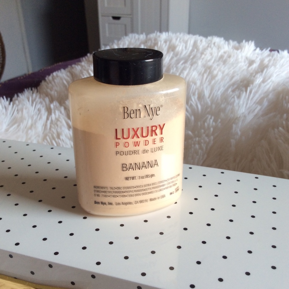 ✨Ben Nye Banana Powder✨